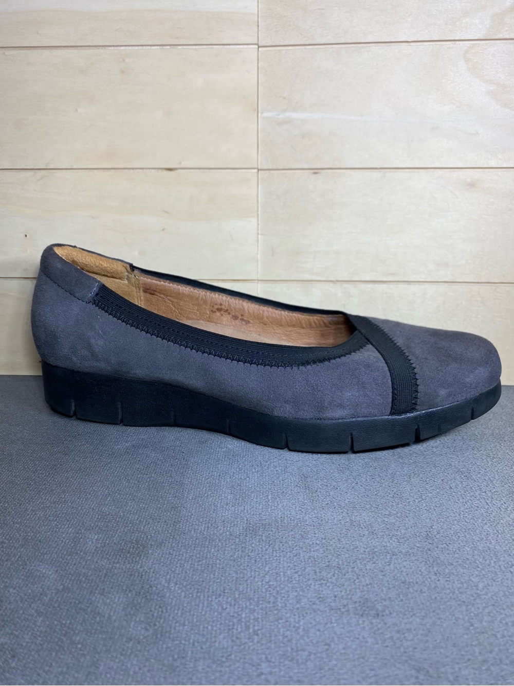 Clarks Daelyn Hill Slip-Ons Grey Black Women's Size 9 Shoes M Microfiber Wedge